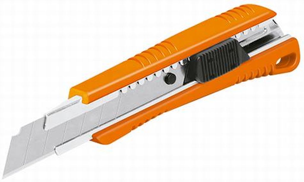 Cutter 18 mm reforzado de plástico con alma metálica, Truper CUT-6, 16974